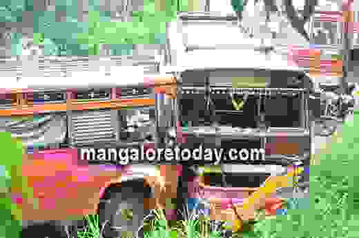 head-on collision between two buses in Kasargod